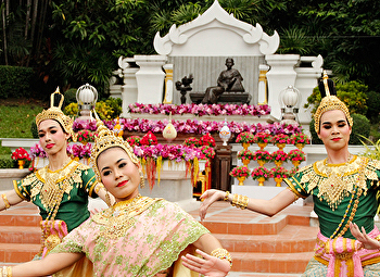 Dean of Faculty of Fine and Applied Arts
attended a sacrificial ceremony and
charity