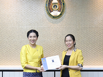 Prof. Dr. Chutima Maneewattana, Dean of
the Faculty of Fine and Applied Arts,
recognized as one of the Top 10 SSRU-TEP
scorers for the year 2020