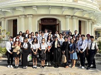 Fashion design students visited the
Queen Sirikit Textile Museum