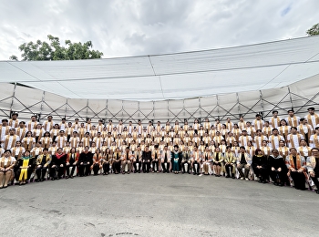 Group photo of graduates 2025