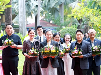 SSRU continues Thai traditions by
organizing Loy Krathong Day activities.