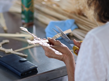 Community product development project to
promote sales in communities around
Samsen Road, Bangkok.