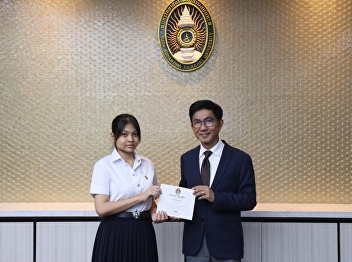 Students from the Faculty of Fine Arts
received certificates of honor from the
University Council.