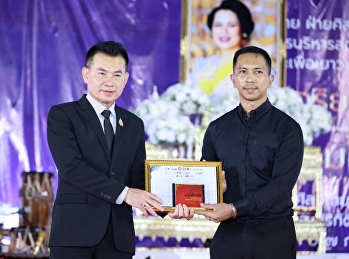 Faculty members from the Music
Department, Faculty of Fine Arts,
participated in a Thai music performance
at the 16th Duriya Narumit event.