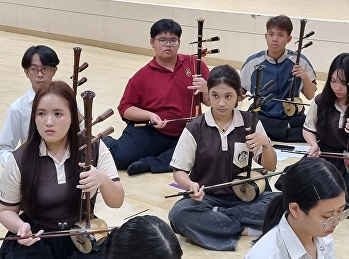 นักศึกษาดนตรีไทยเข้าร่วมซ้อมวงดนตรีไทยกลุ่มภาคกลาง