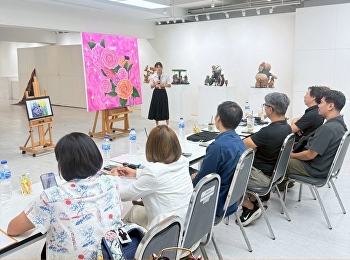 การตรวจผลงาน Thesis ของนักศึกษาชั้นปีที่
4 สาขาวิชาจิตรกรรม