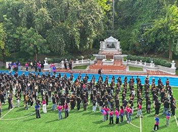 Freshy farssru 69, paid homage to the
statue of Her Majesty Queen Sunantha
Kumaree Ratana, the Royal Consort, and
offered prayers to Ganesha at Suan
Sunantha Garden.